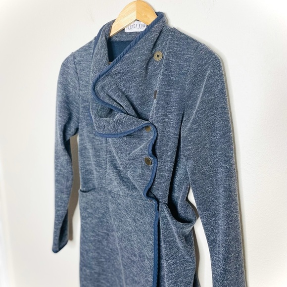 Rebecca King‎ Navy Button Sweater - Picture 2 of 8